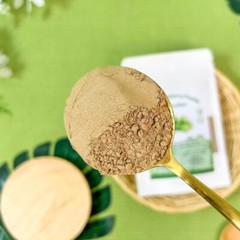 Gooseberry powder for drinking, adding to food, or using as a skin scrub.