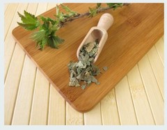 Raspberry Leaf | Powder or Whole Herb – 1oz / 4oz / 8oz | Women’s Wellness Aid
