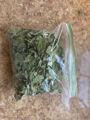 Gourmet dried mint leaves flakes organic 0.5oz The U.S.A Planted it crafted pick