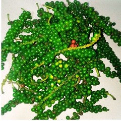 Black pepper. powder & peppercorns 100% Organic Ceylon Spice. Sun Dried