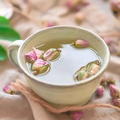 Dried Damask Rose Buds – Premium Natural Edible Roses from Jordan
