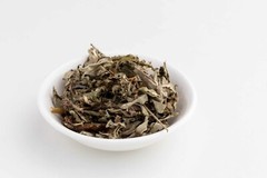 Dried Mugwort Herbal Tea, Estafiate Te, Artemisia Lose Leaves. 2 oz and 4 oz