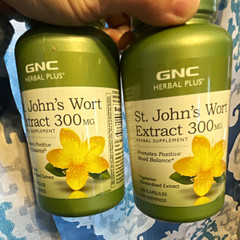 (2) GNC Herbal Plus St. John’s Wort Extract 300mg Standardized Vegetarian 400ct